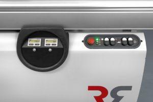 Digital display til aflæsning af kip og op/ned af klinge